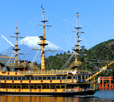 芦ノ湖海賊船
