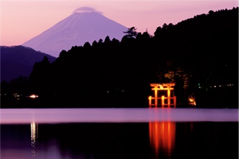 芦ノ湖の夕暮れの写真