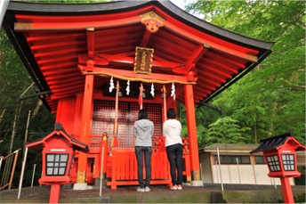 九頭龍神社　本宮